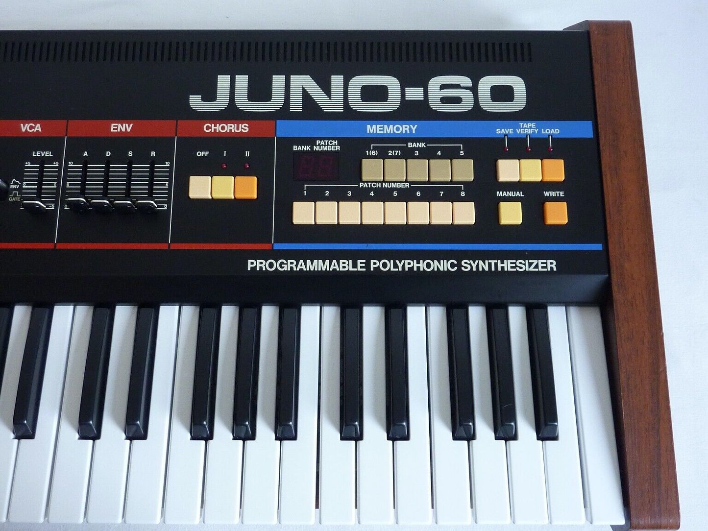 Synthétiseur Roland Juno 60